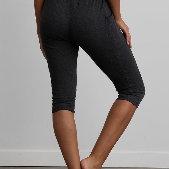 Women's Organic 100% Cotton Capri Leggings with Pockets - Dark Charcoal Heather