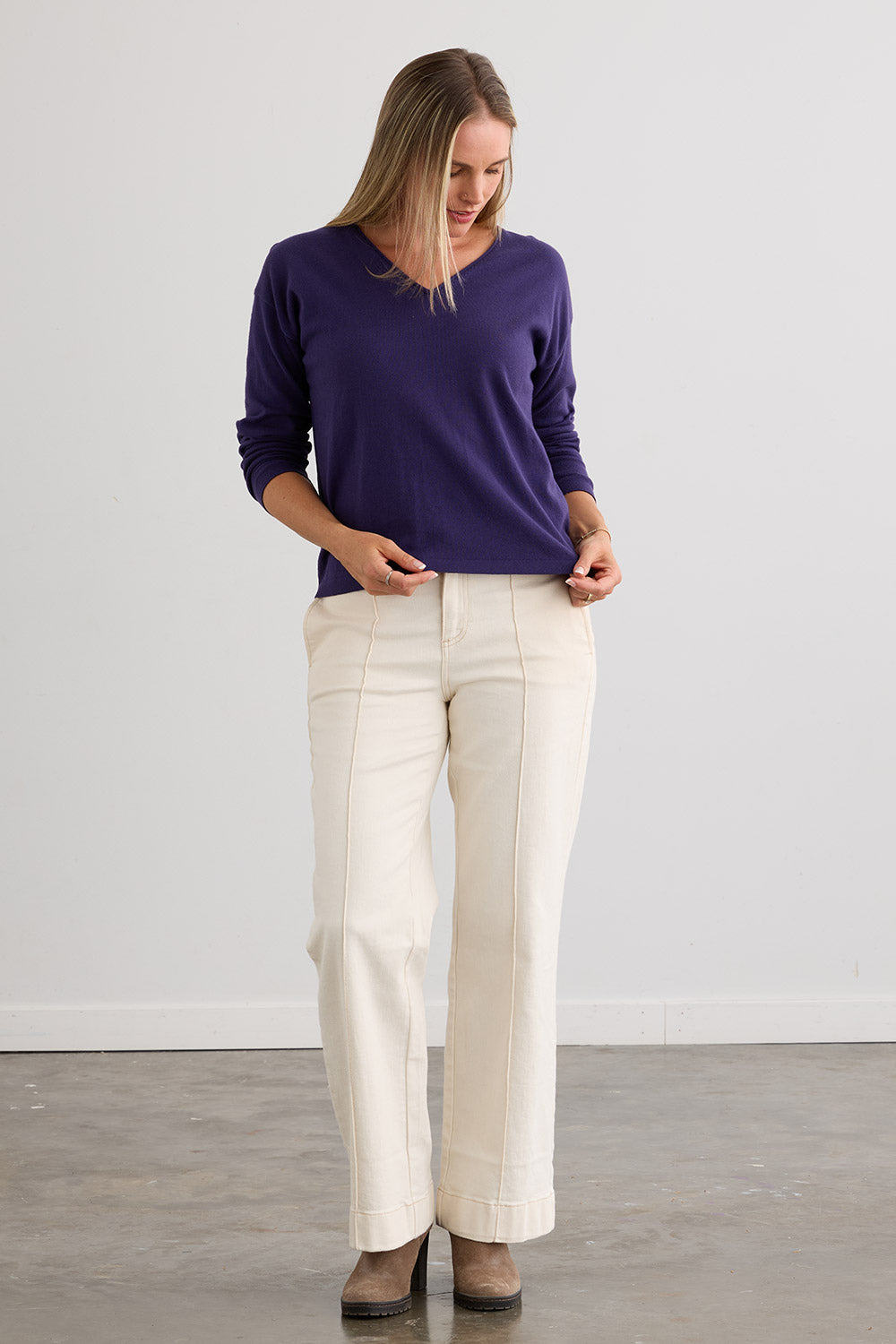Women's Organic Cotton Relaxed V-Neck Sweater - Violet Blue