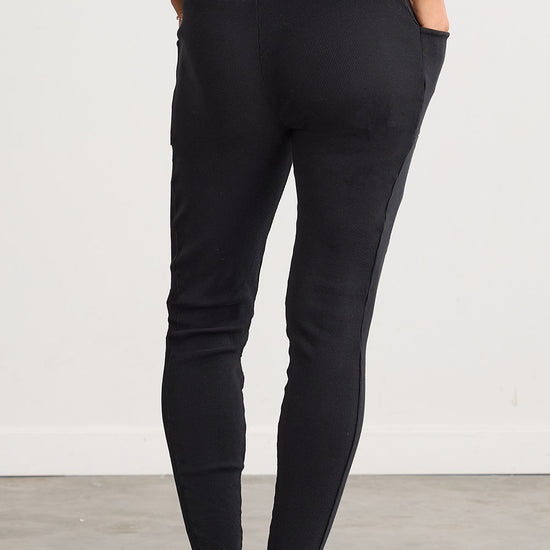 Women's Organic Blend Ribbed Leggings with Pockets - Black