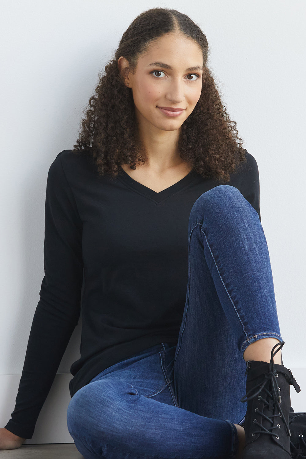 Women's Organic Cotton Long Sleeve V-Neck T-Shirt - Black